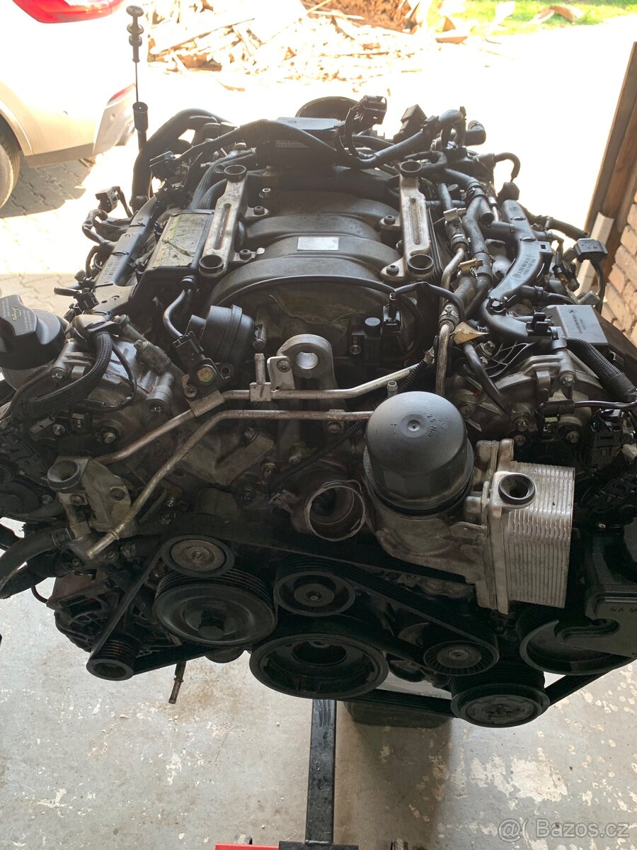 Prodám náhradní díly na motor MB 3,5v6 CGI