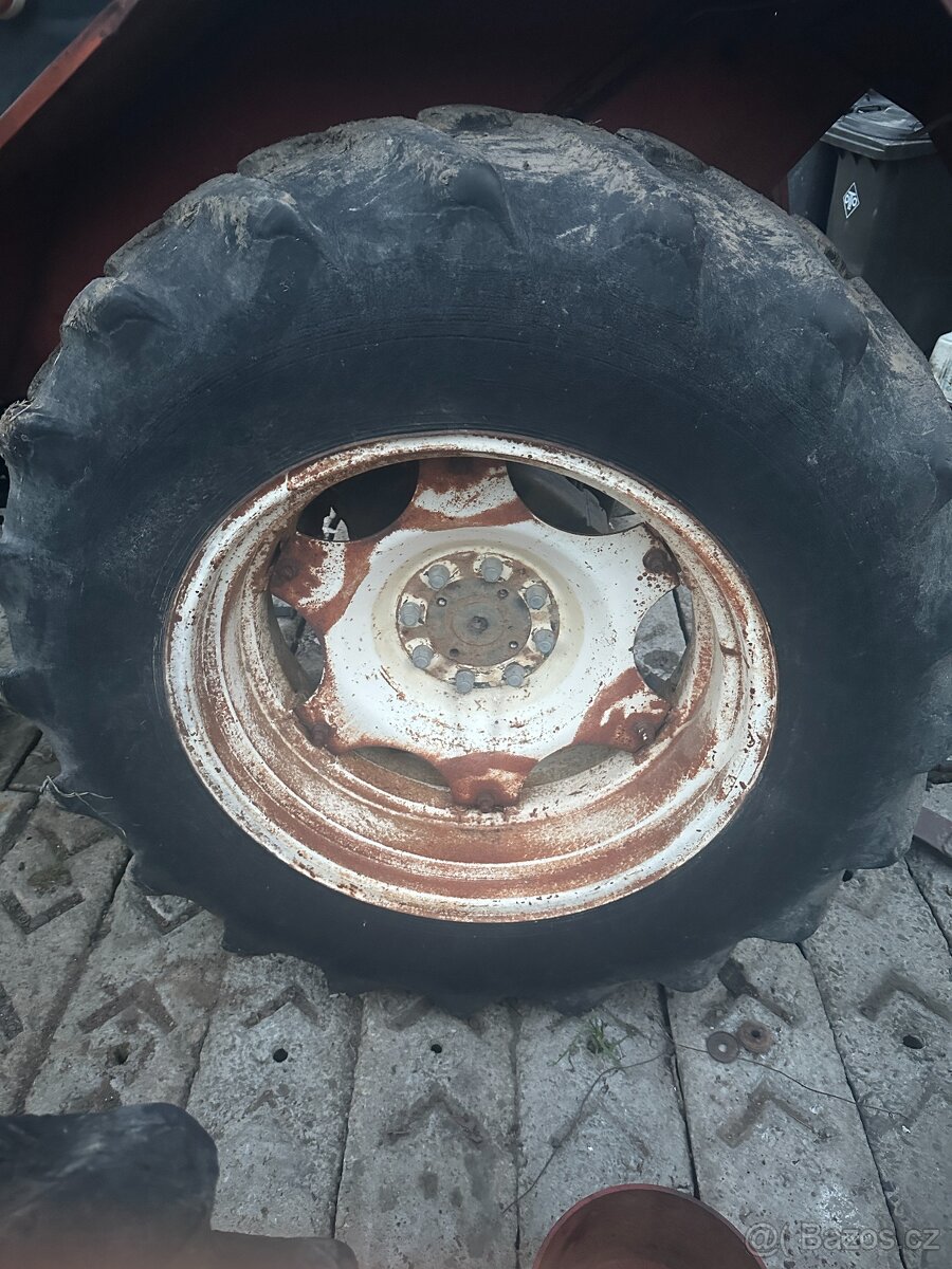 Prodám kola 16,9-30 zetor