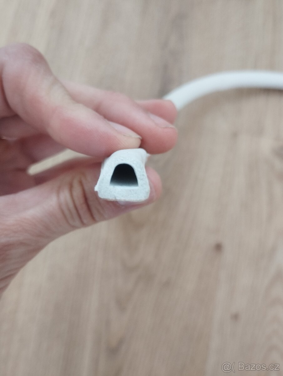 Těsnění do oken, dveří, vrat š. 1.2 mm, v. 1.0 mm, profil D
