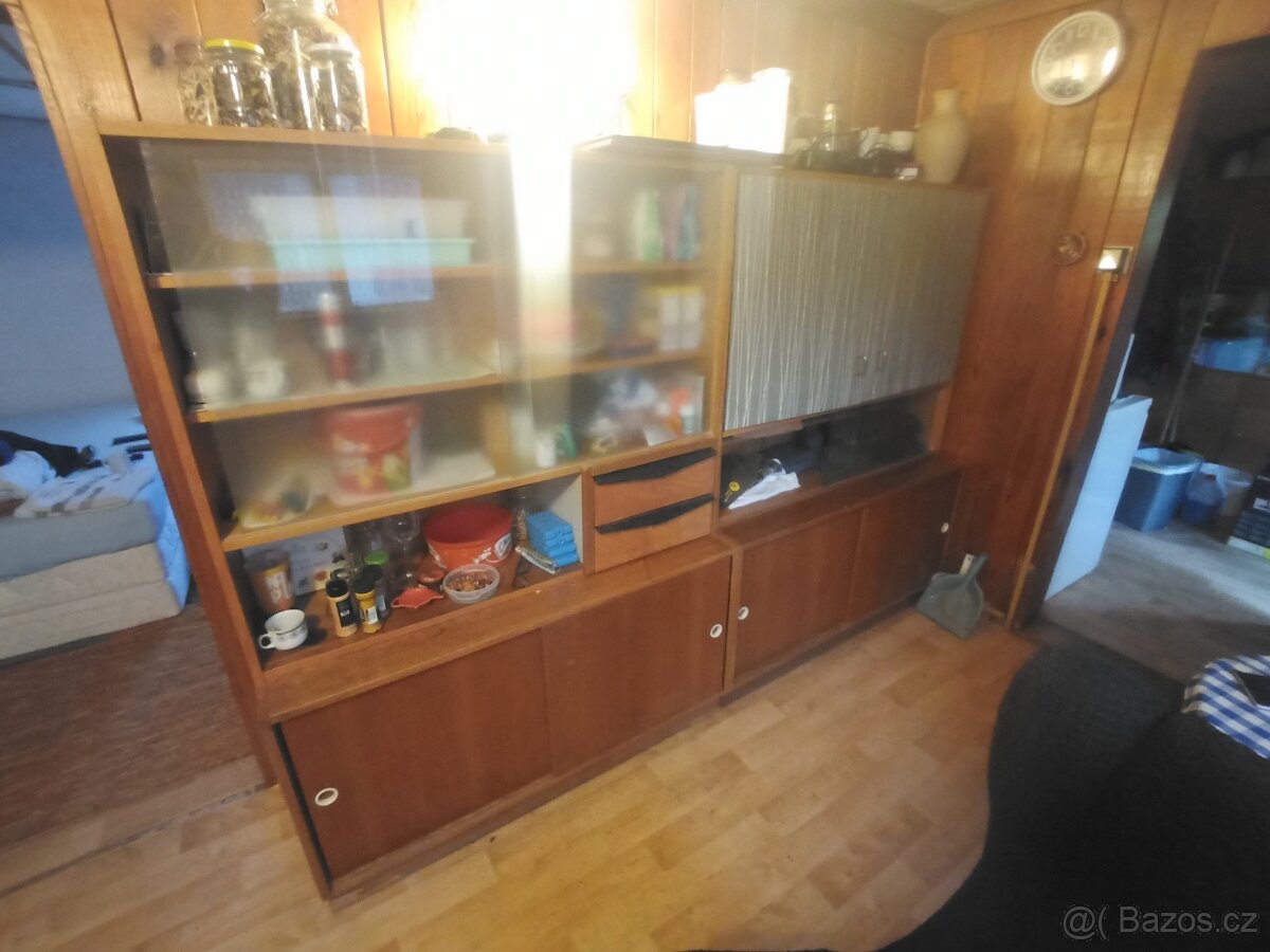 Obývací stěna (skříň)