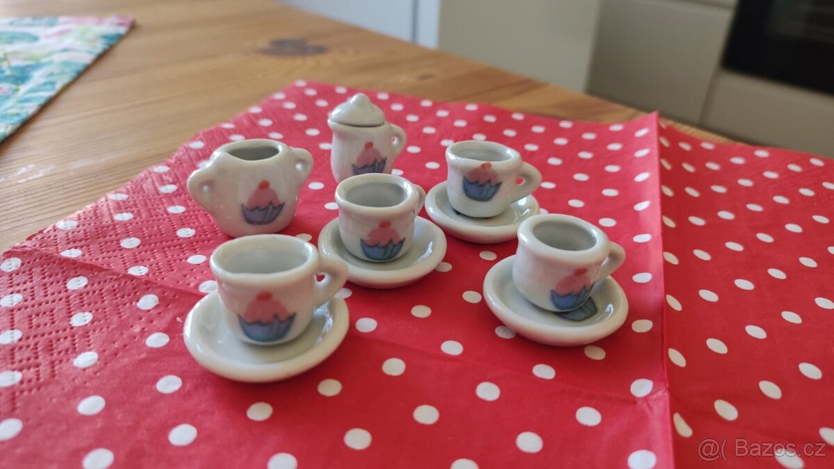 Miniaturní porcelánový čajový kuchyňský servis