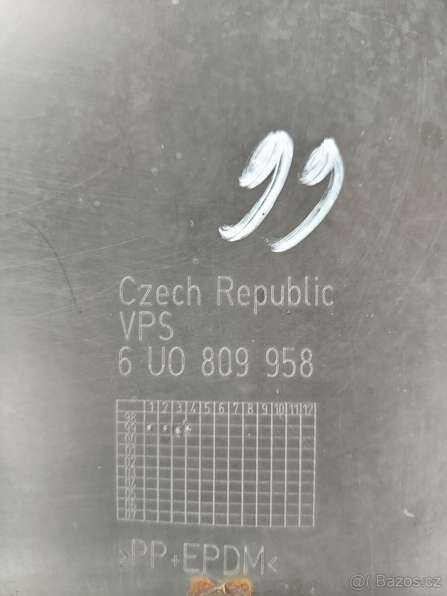 Přední plastové podběhy Felicie