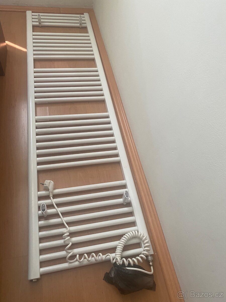 Koupelnový topný žebřík