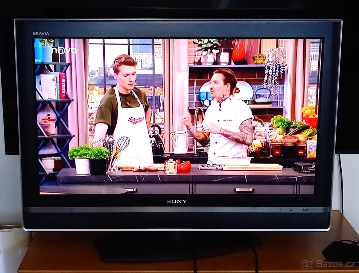 TV Sony Bravia LCD KDL-32V2500 se set-top boxem 82cm