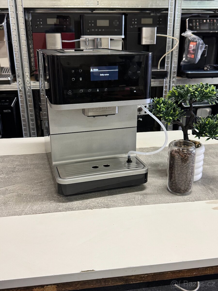 Kávovar Miele CM 6100