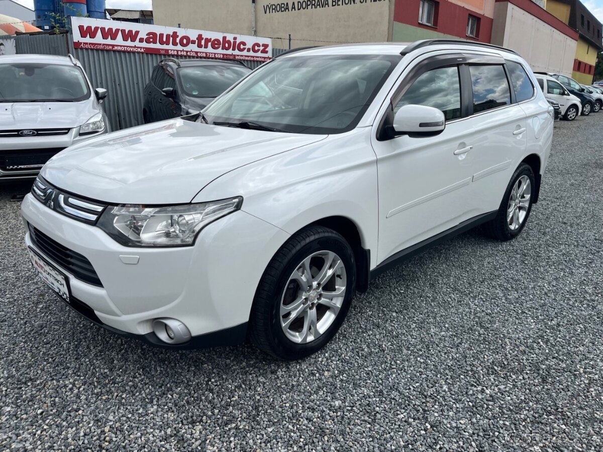 MITSUBISHI OUTLANDER 2,2Di-D 4x4 INTENSE+ 1.MAJITEL