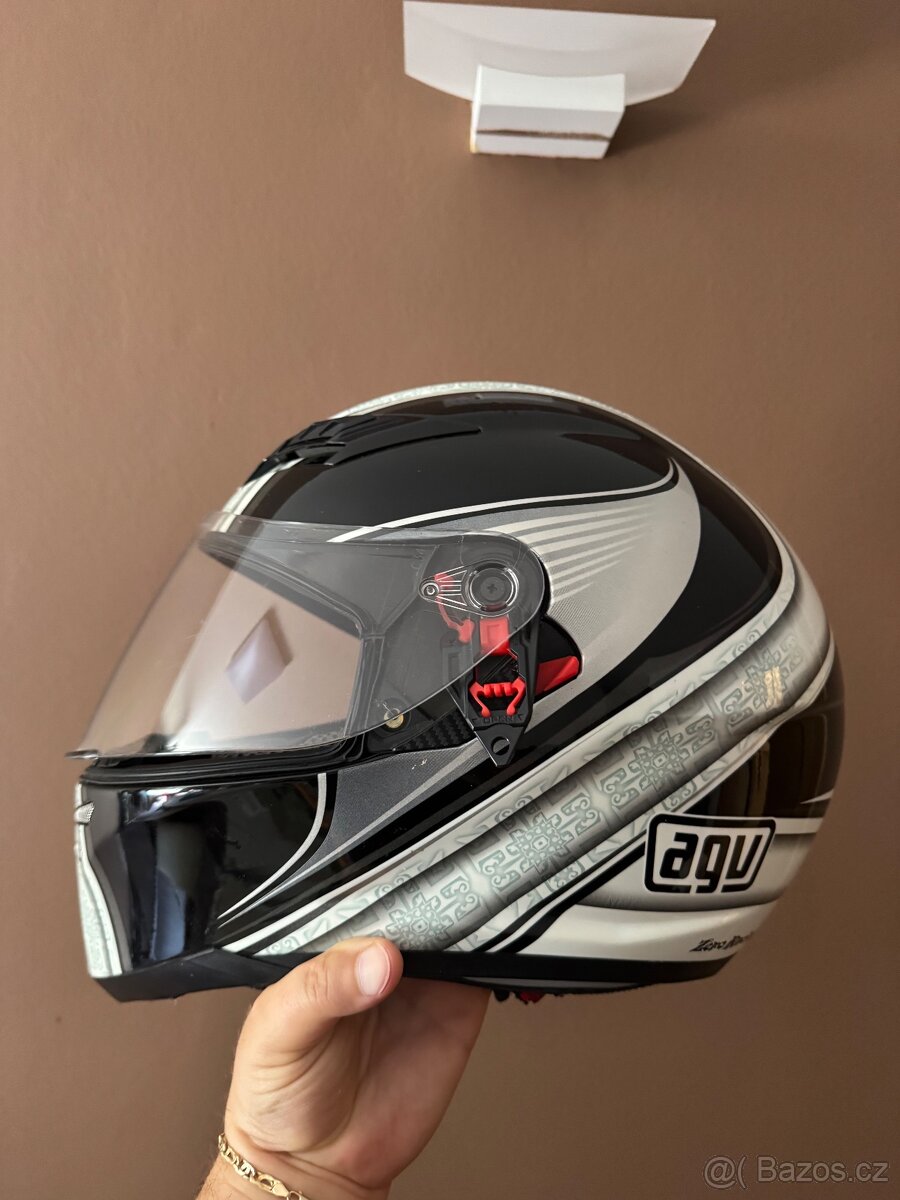 Integrální helma AGV
