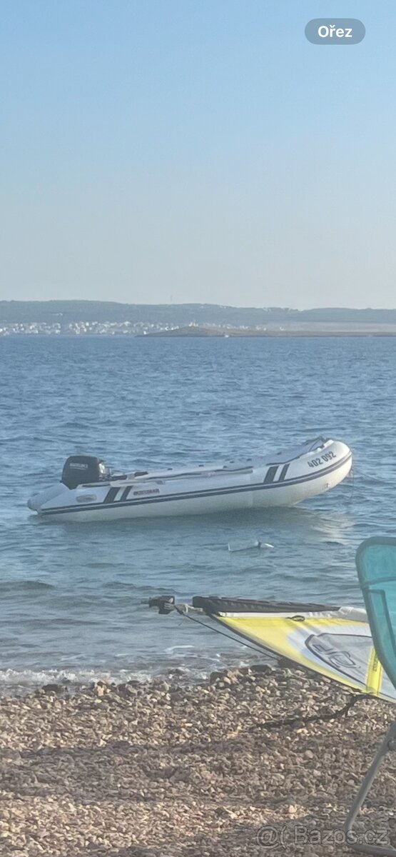 Člun s motorem SUZUKI 20hp
