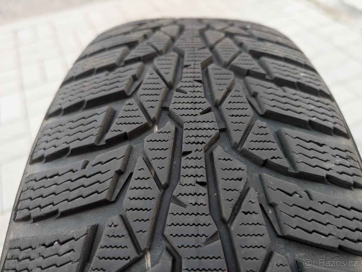 Zimní pneu Nokian 195/60 R16