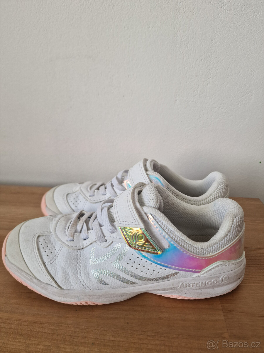 Dívčí boty na tenis/sálovky Artengo vel. 34