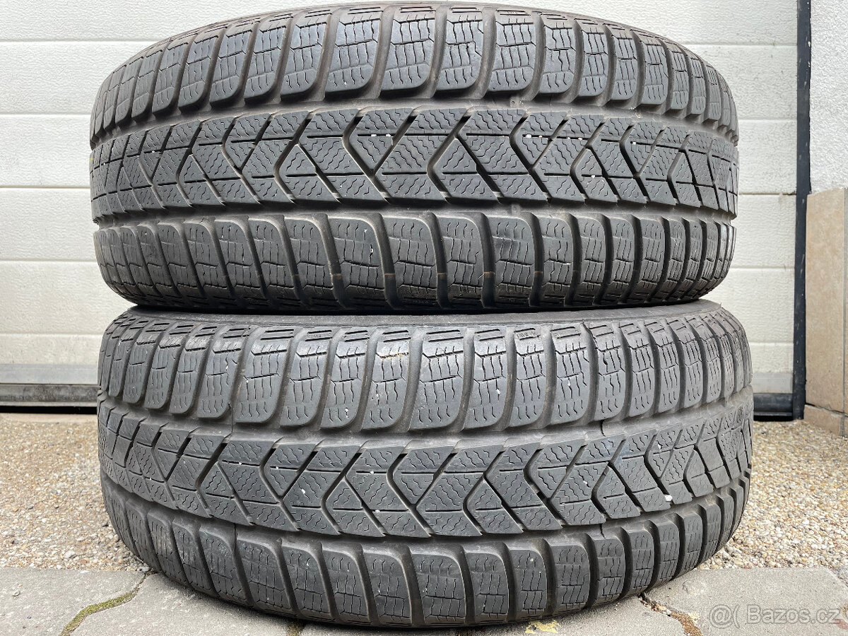 Pirelli Sottozero 3 215/60 R16 95H 2Ks zimní pneumatiky