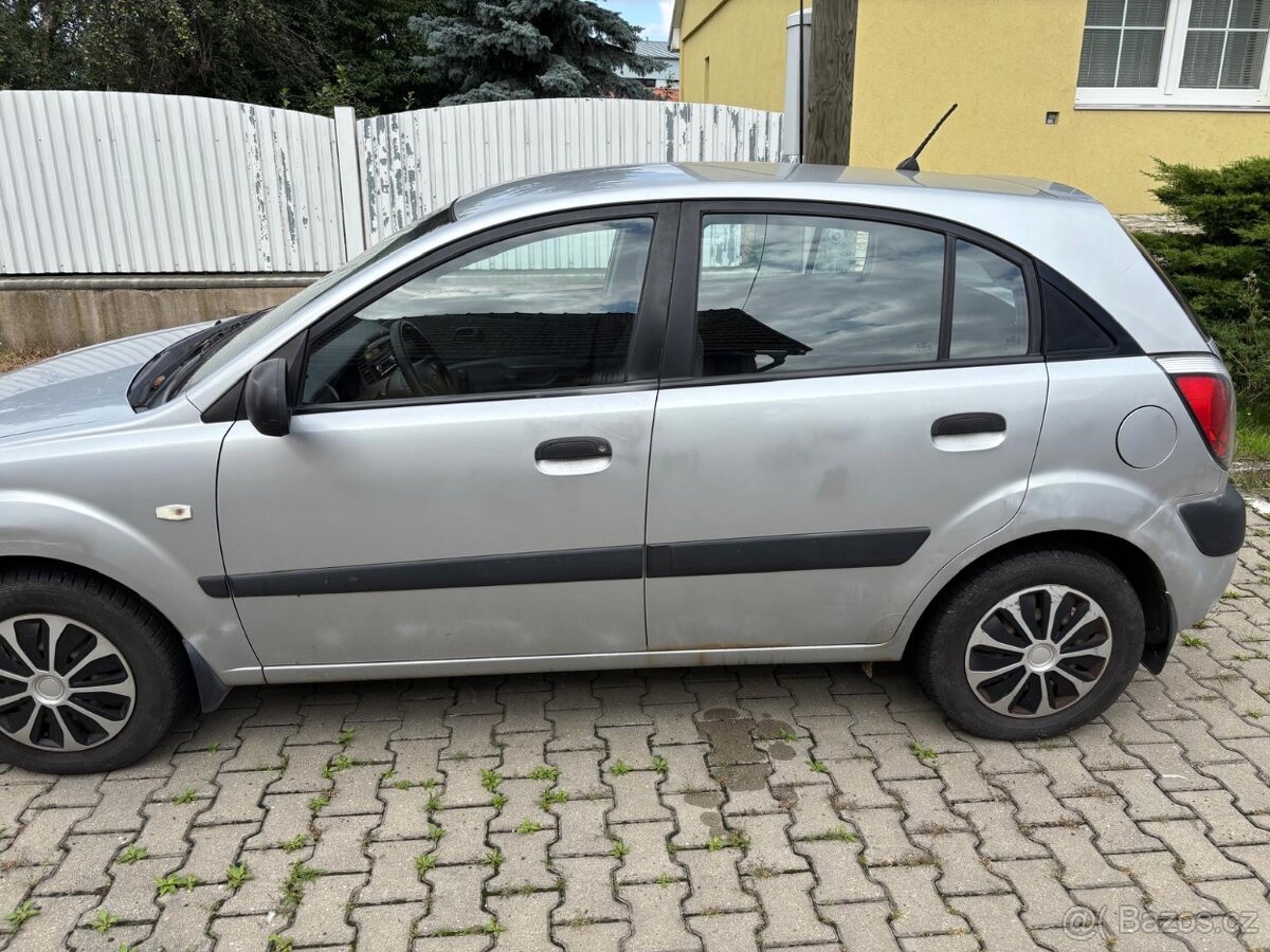 Kia Rio 2005 Najeto 231057 Praskl rozvodový řemen