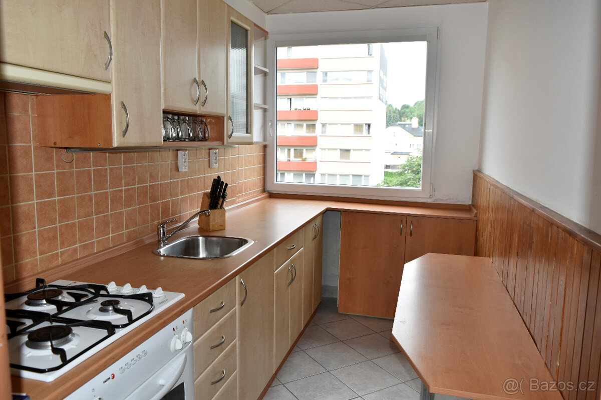 Náchod -  prodej bytu 3+1 se zasklenou lodžií