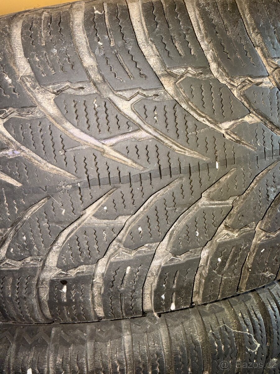Zimní kola Toyota 215/60 R17 – alu disky