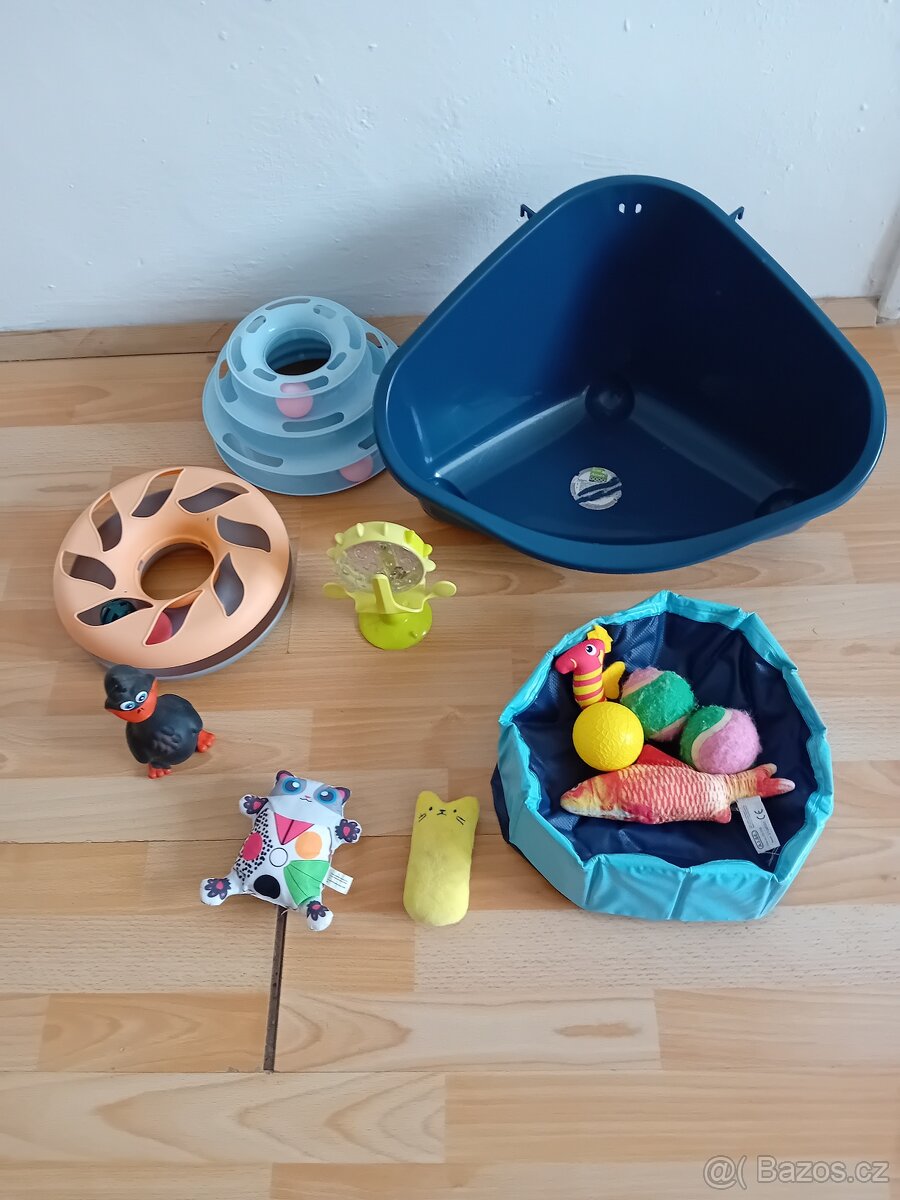 Hračky, deka a toaleta pro zvířata