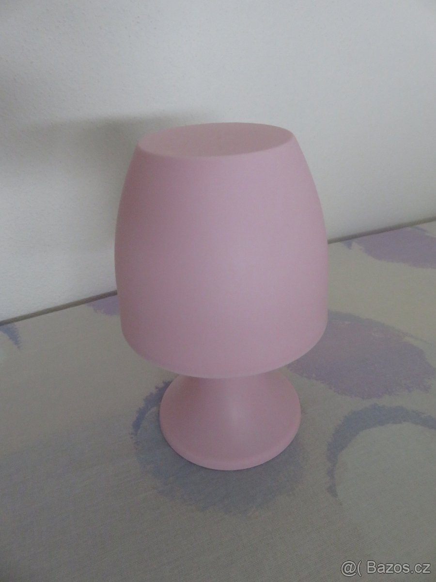 Krásná noční lampička s malinkatým světýlkem-téměř nová