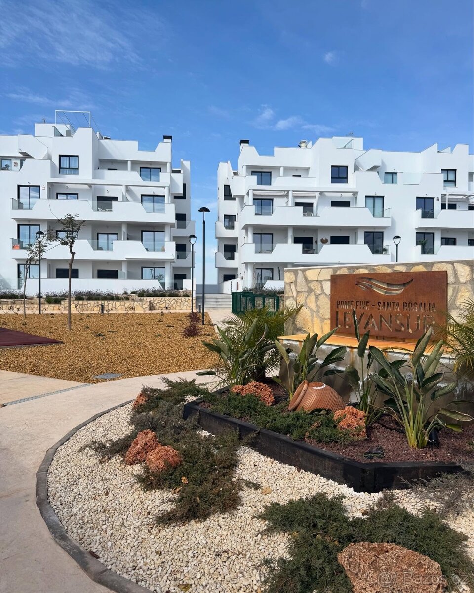 PRONÁJEM LUXUSNÍHO APARTMÁNU VE ŠPANĚLSKU