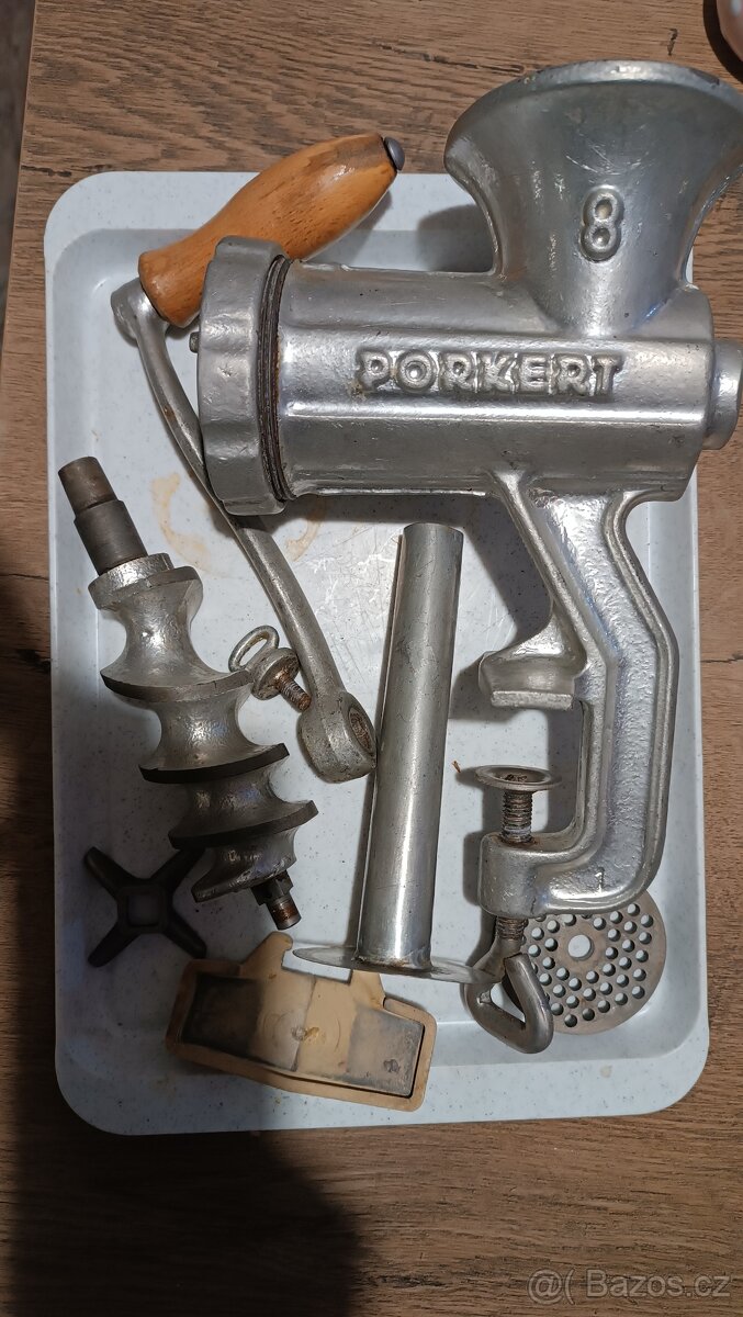 Mlýnek na maso Porkert 8