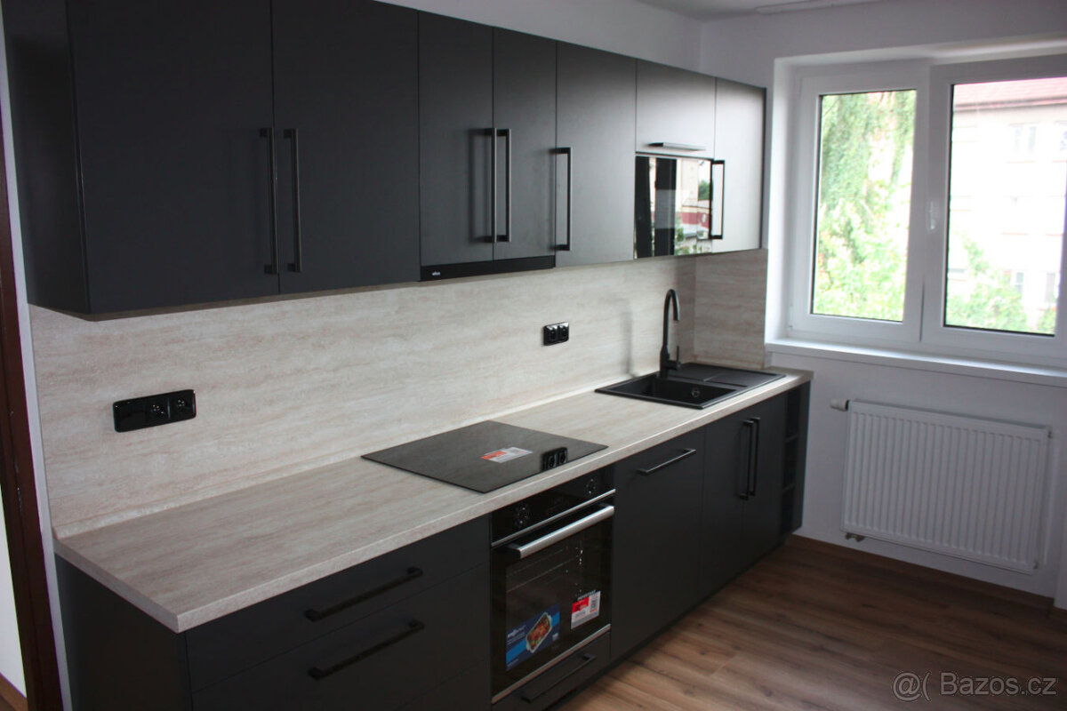 Pronájem1, Čáslav, ul. Pražská, byt po reko 2+1 + 2x sklep