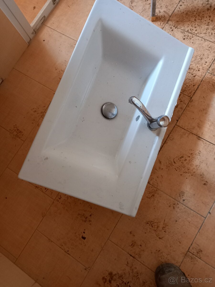 Prodam veci ze stavby levne