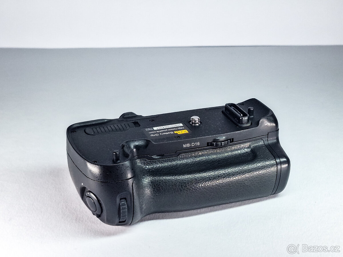 Bateriový grip MB D-16 pro Nikon