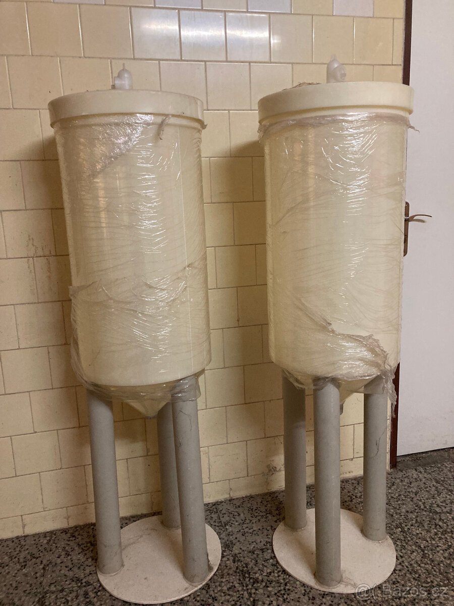 Plastové nádrže 100 lt. polypropylen s konickým dnem