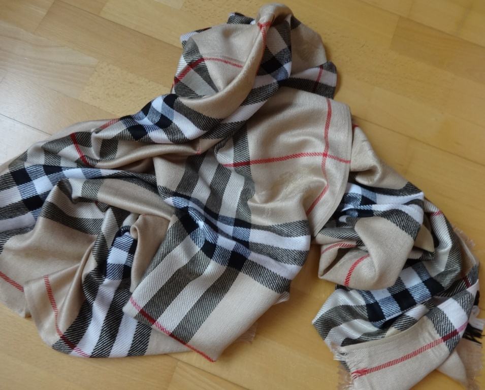 Béžová šála Burberry