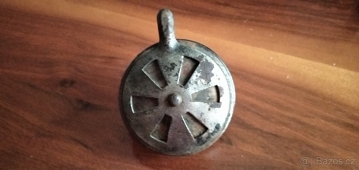 Filtr z karburátoru Jikov na Manet 90