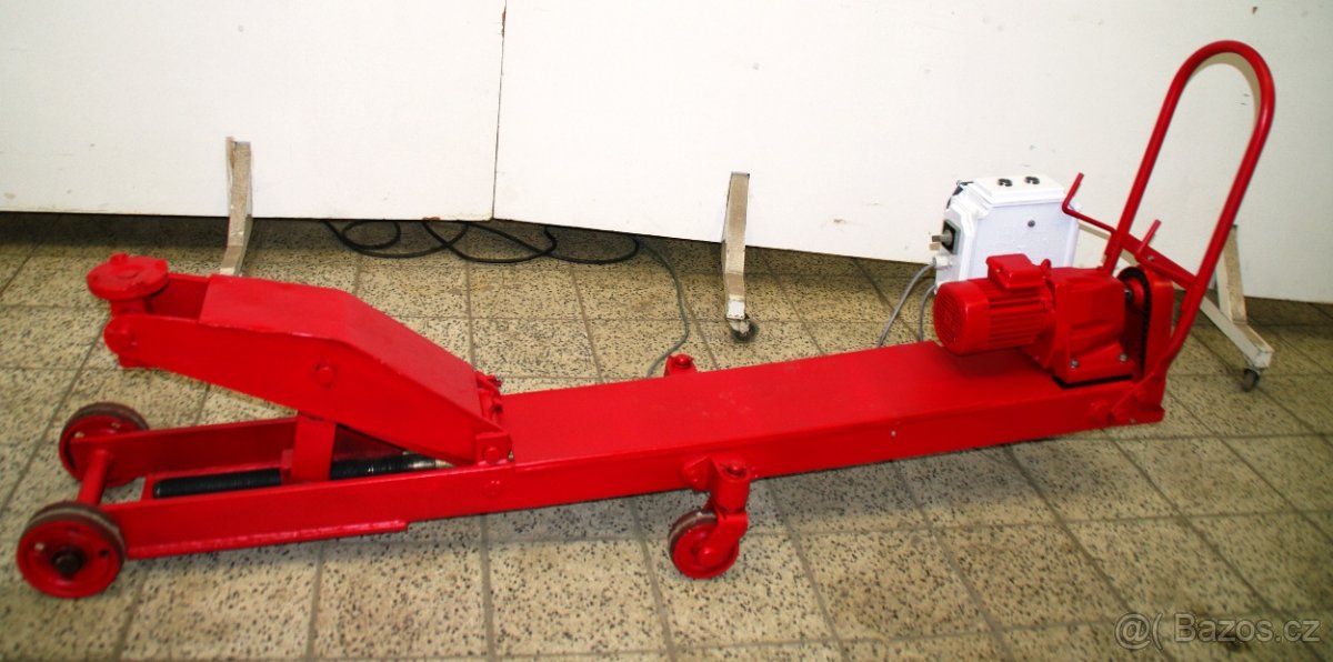 Elektrický podjížděcí zvedák, hever