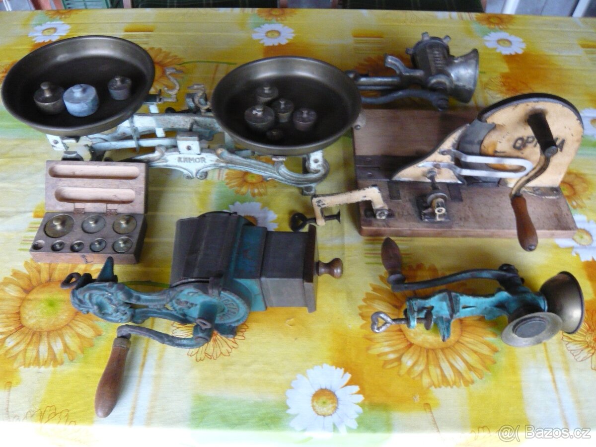 váhy mlýnek kráječ závaží