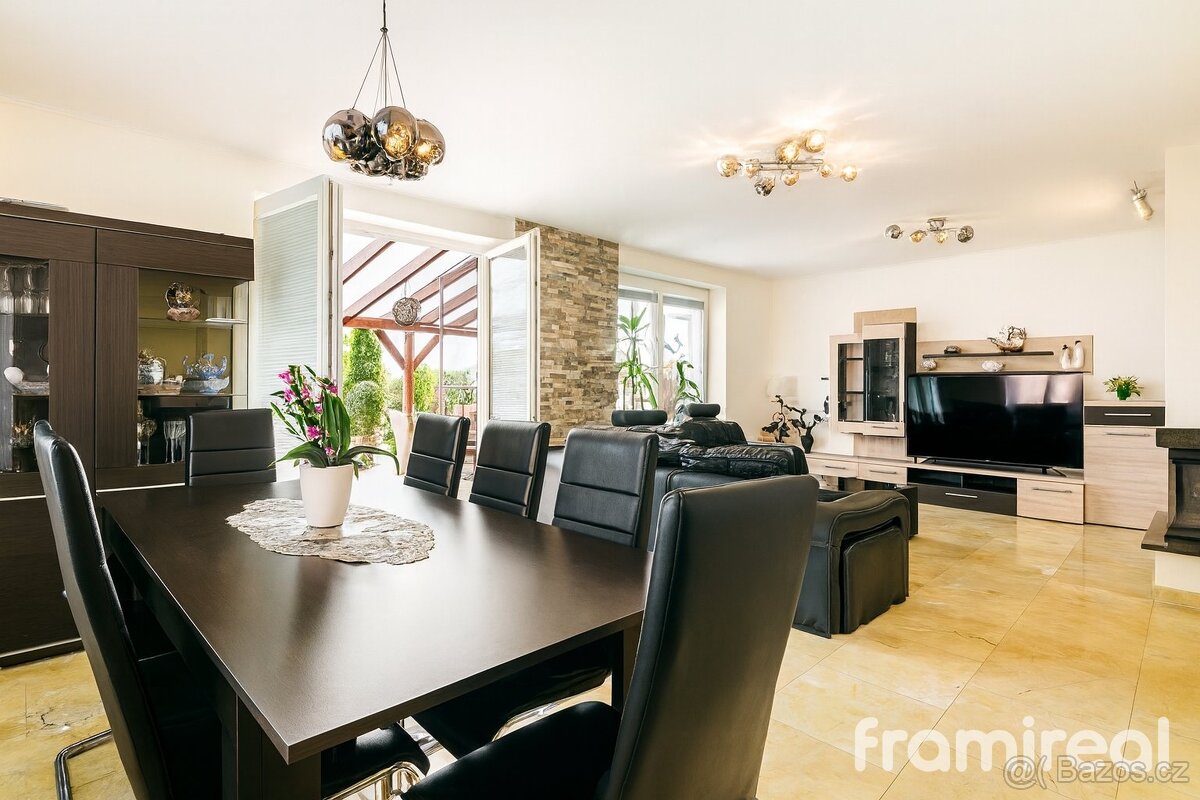 Prodej rodinného domu 5+kk se zahradou a terasou, Blučina –