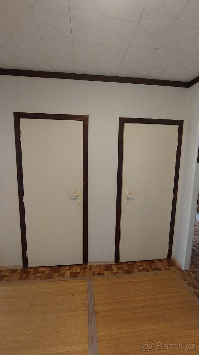 Panelákové dveře 75cm