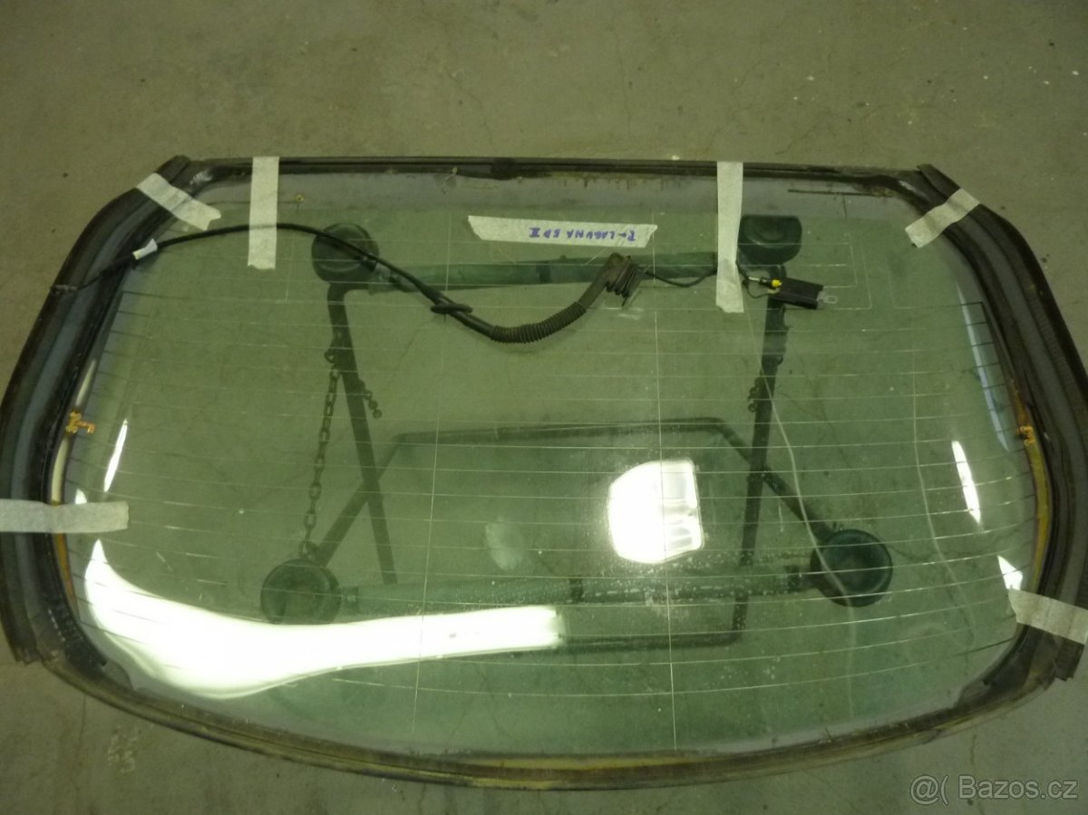 Zadní sklo Renault Laguna 2 5dv.