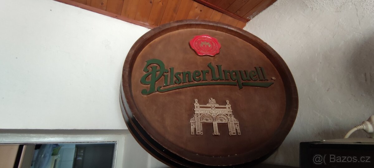 Pilsner logo v sudu