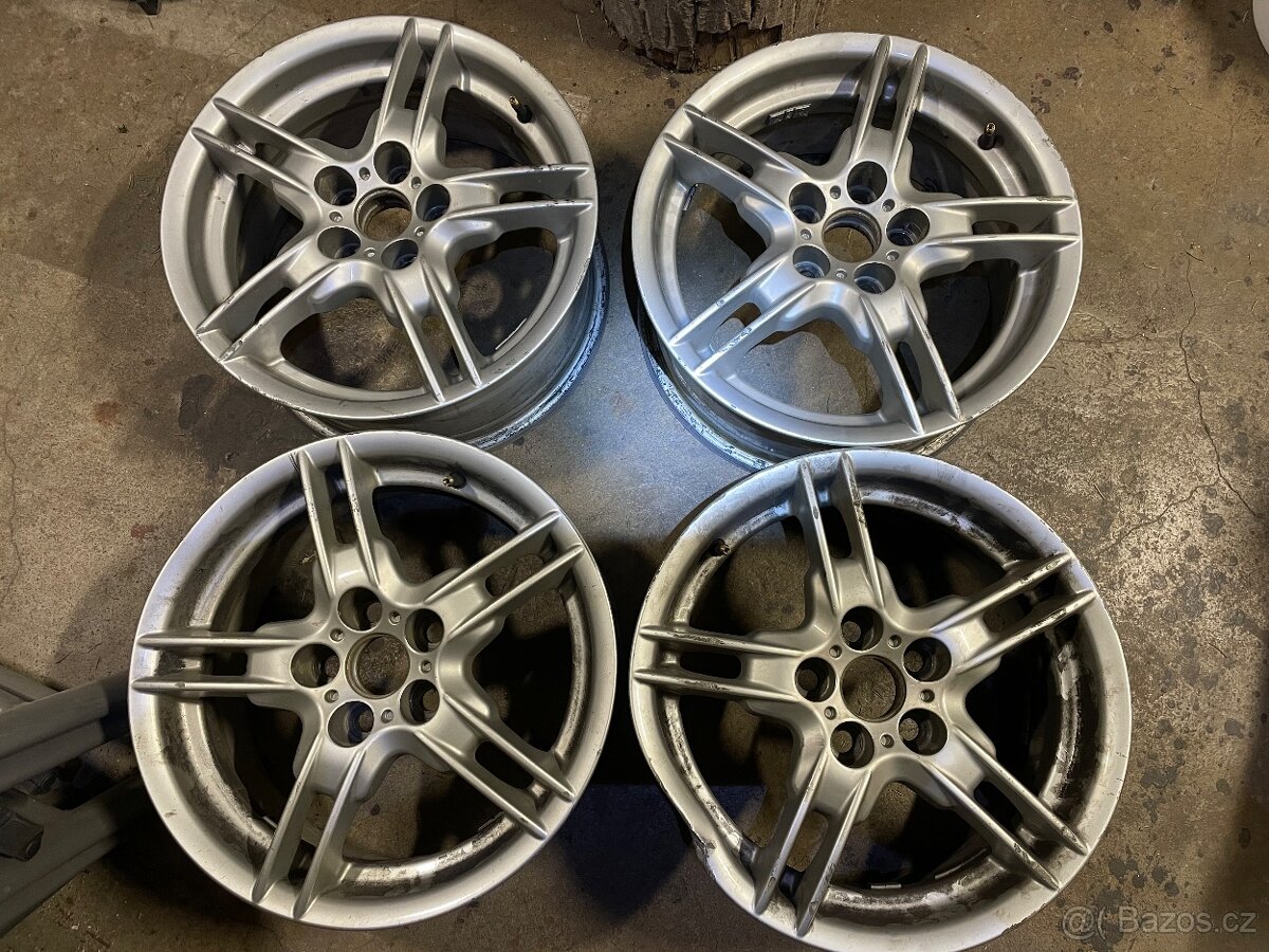 Original Toyota 4xrafky 15” (jeden poniceny)