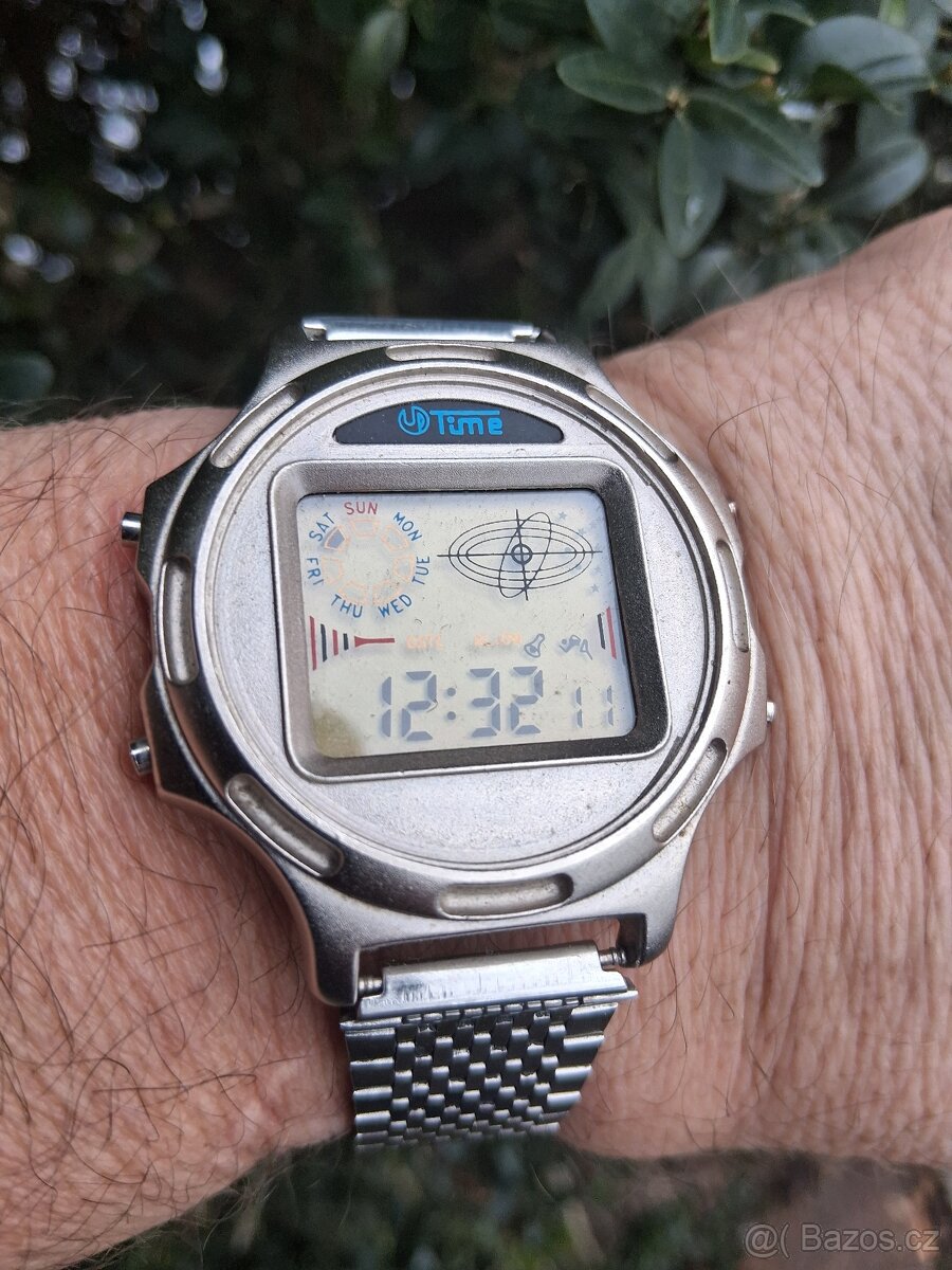 Digitální hodinky TIME