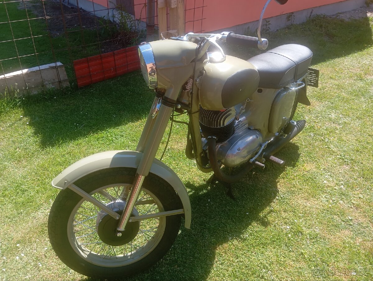 Prodám jawu 250 panelka motor po go