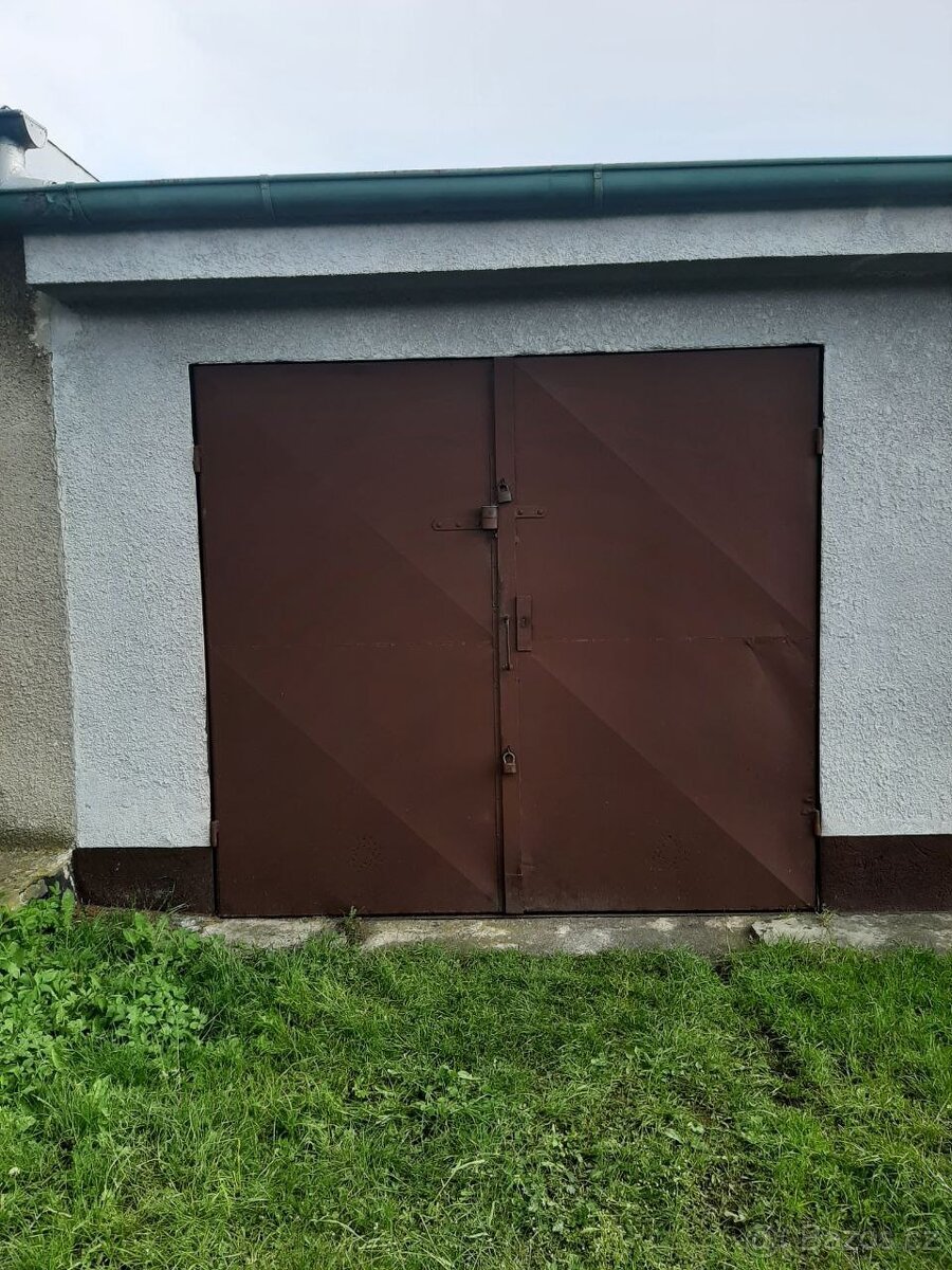 Garáž na vlastním pozemku 19 m²