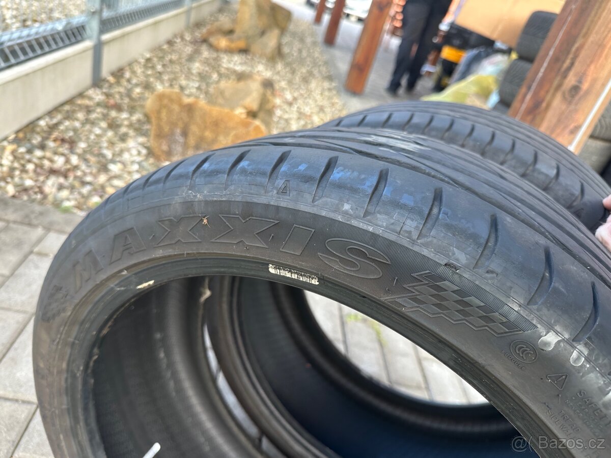 235/40/19 letní pneu maxxis 6mm 2ks