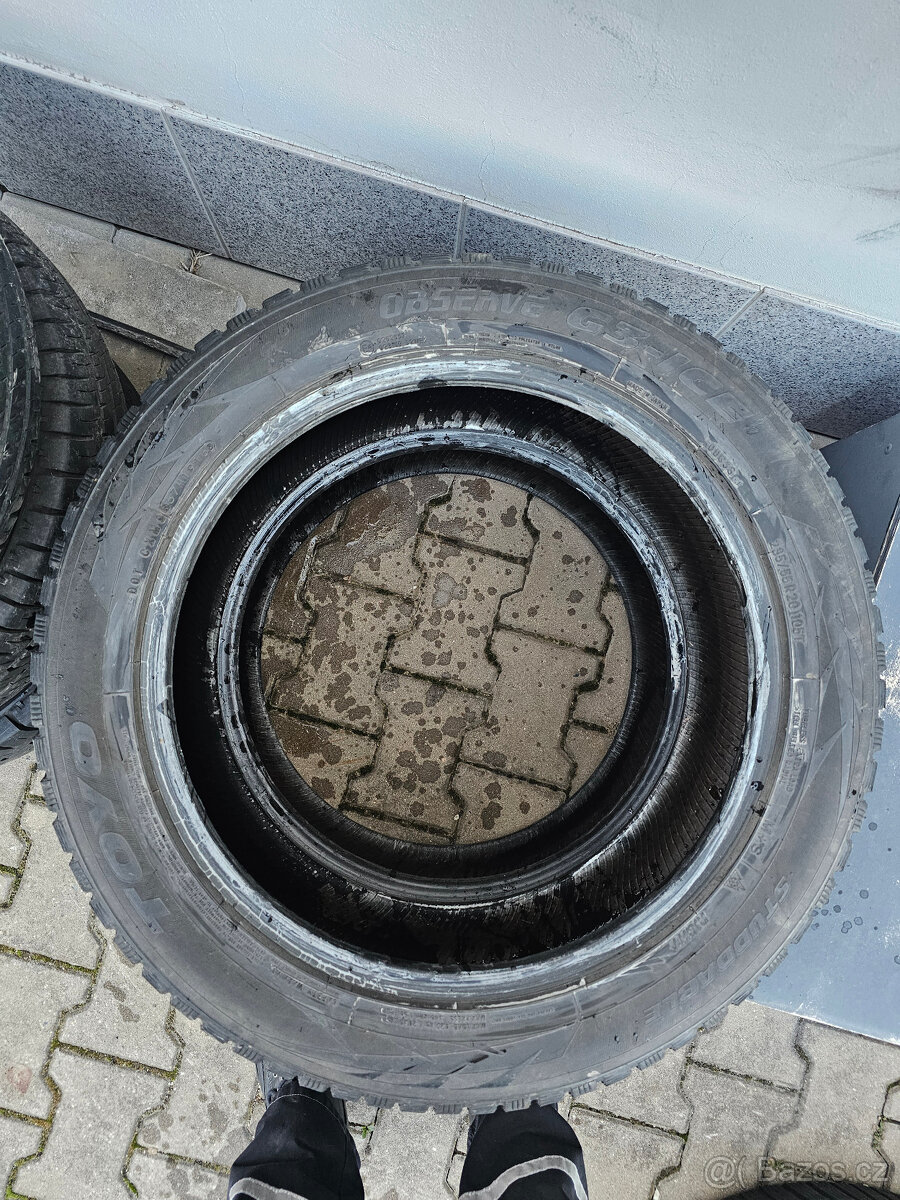 pneu zimní 235/55 R20