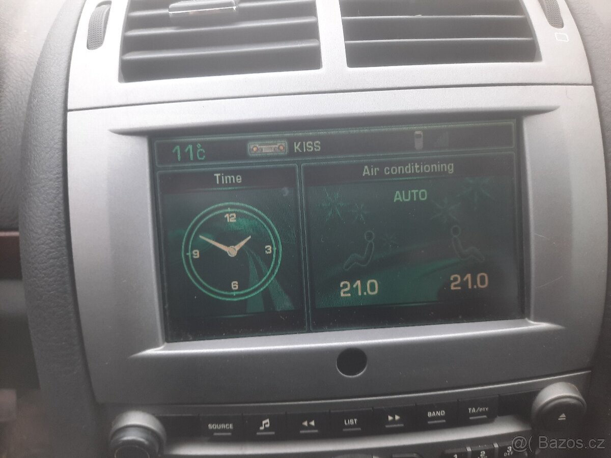 Peugeot 407 - velky diplay - navi