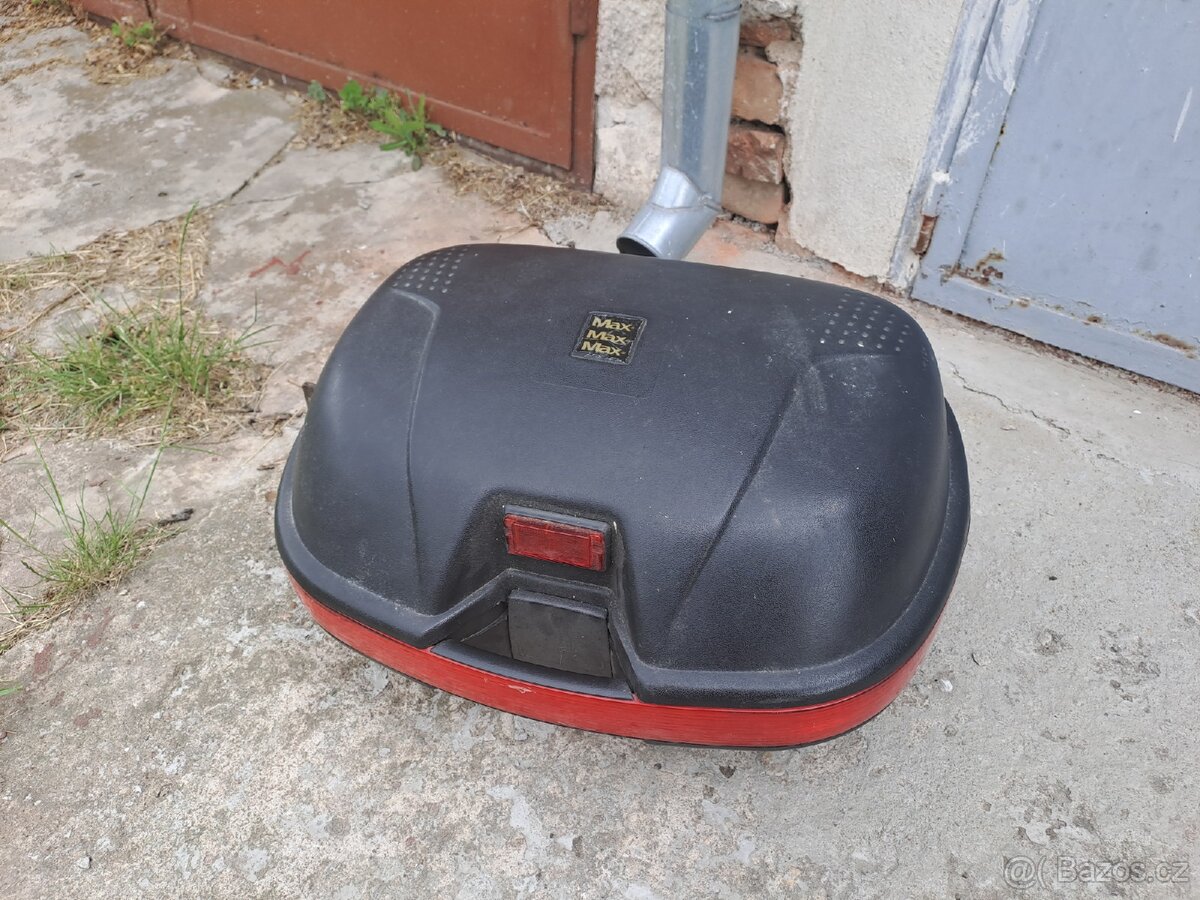 Kufr na motorku s nosičem