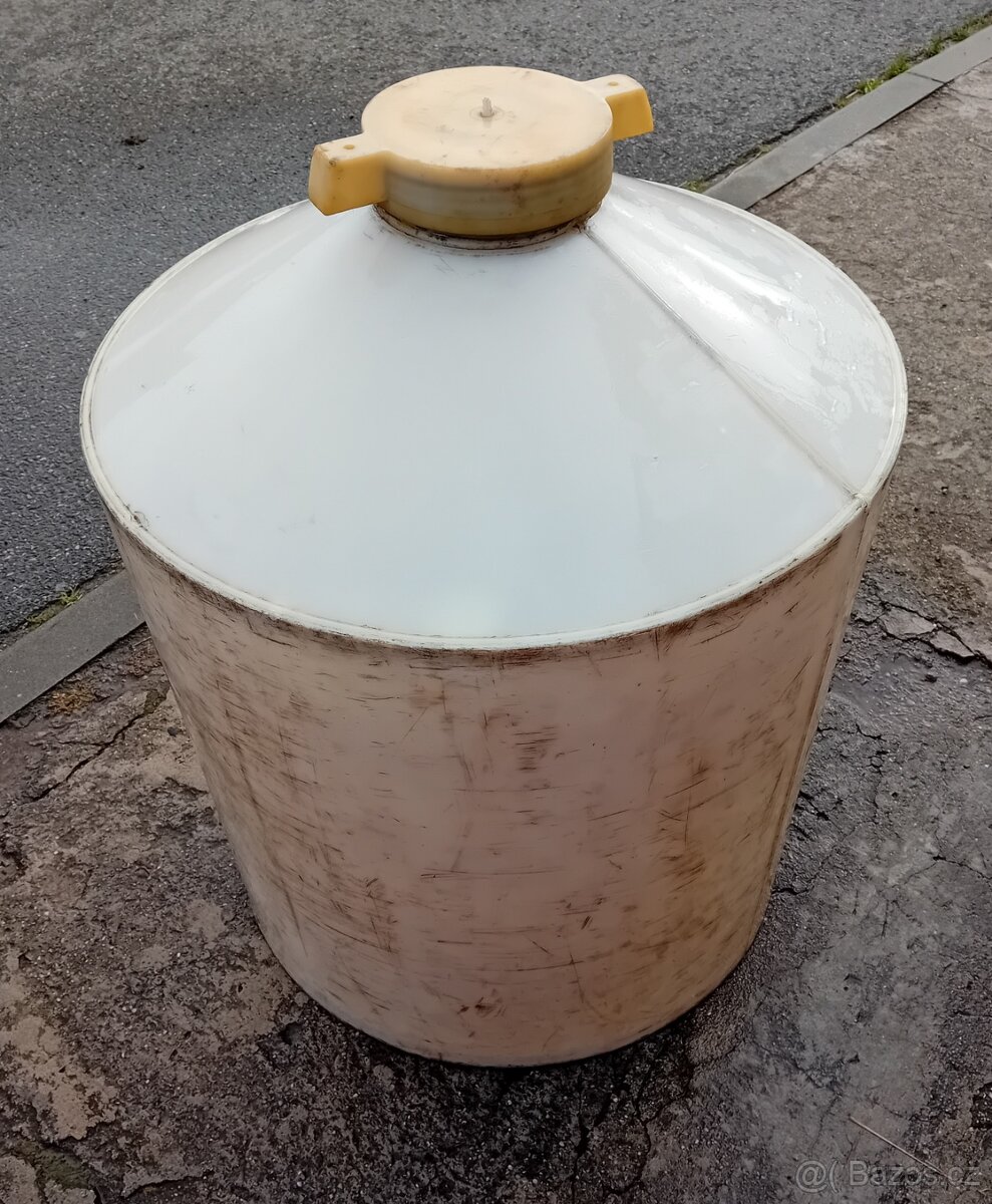 Plastová nádoba 270 litrů