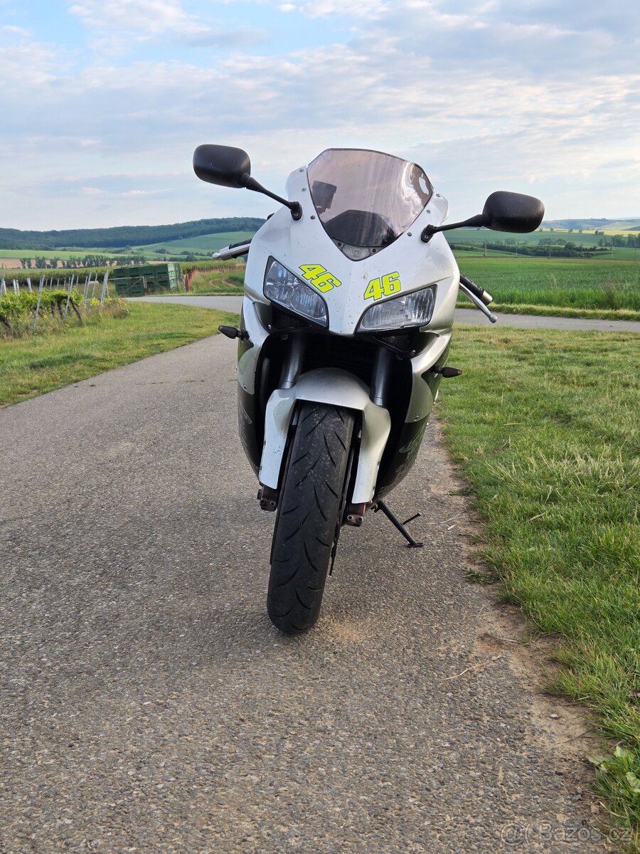 Honda cbr 1000rr fireblade