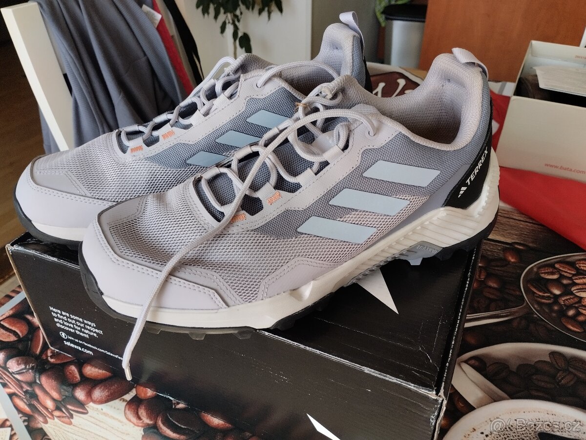 Nové dámské outdoorové boty Adidas Terrex 42 2/3 (275mm)
