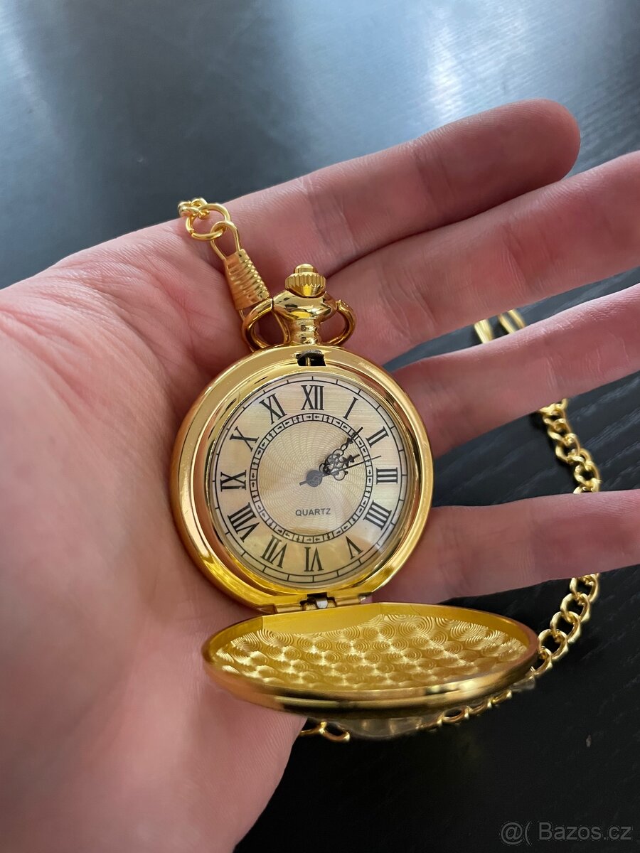 Vreckové hodinky Quartz – zlatá farba, elegantný retro štýl