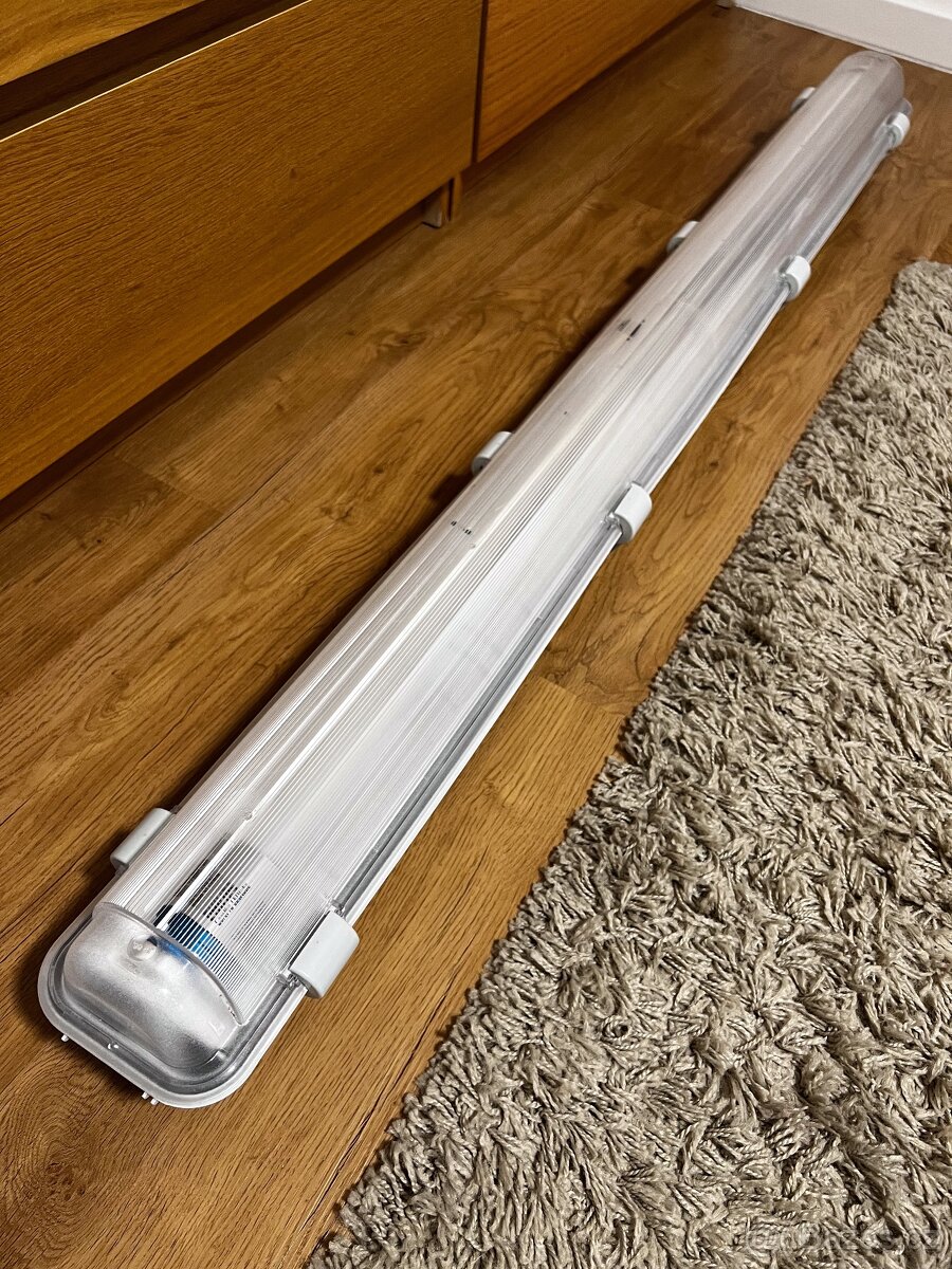 Průmyslové LED svítidlo Vyrtych 120 cm