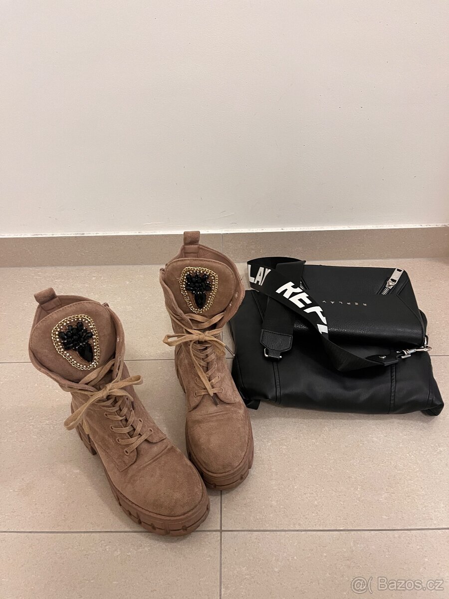 Boty s kamínkovým zdobením