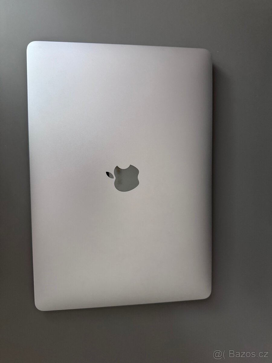 MacBook Air M1