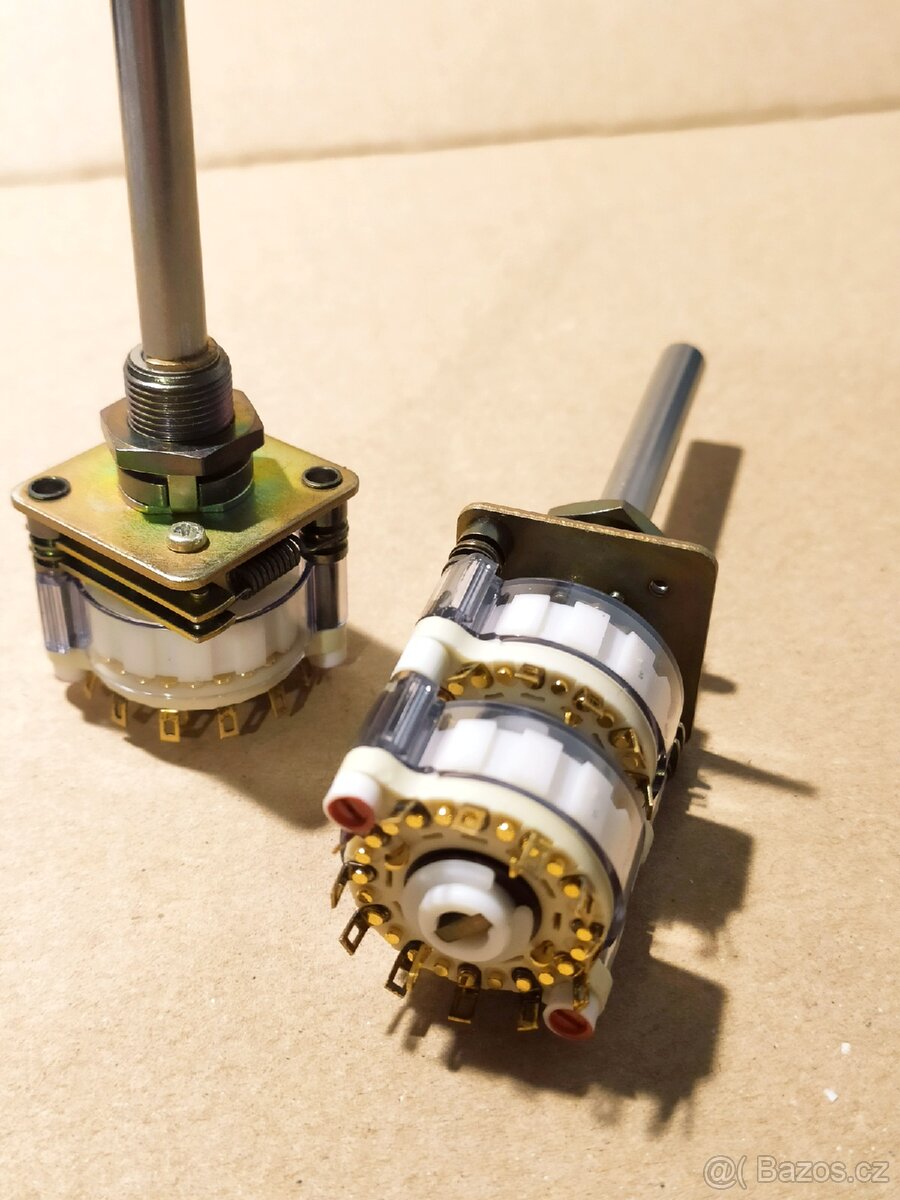 Otočné přepínače ELMA 2x12 Au a 1x12 Au